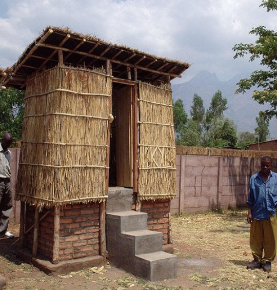 Public Toilets Of Different Countries Will Amaze You And Will Also Make You Feel Disgusted - RVCJ Media