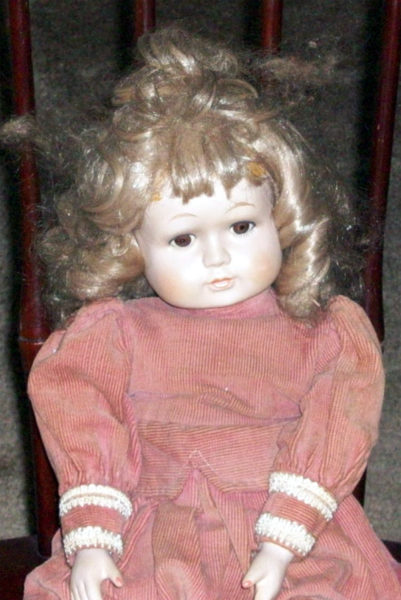 Meet 8 Haunted Dolls. Their History Will Not Let You Sleep Tonight - RVCJ Media