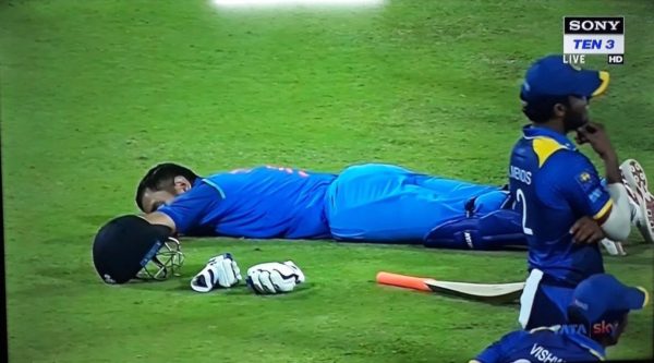 Twitter Came Up With Funniest Jokes After Spotting Dhoni Sleeping On The Ground During Match! - RVCJ Media