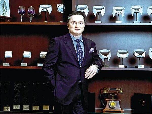 10 Facts You Didn’t Know About Gautam Singhania, The Man Who Owns Rs 12000-Crore Company! - RVCJ Media