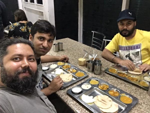 Guys Ordered Veg Food But Got Non-Veg Food. They Taught The Restaurant An Epic Lesson! - RVCJ Media