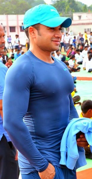 This IPS Officer From MP Is New Internet Sensation! Has Beaten Actors In Fitness & Dashing Looks - RVCJ Media