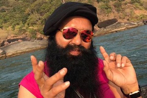 This Is How Sadhvis Used To Save Themselves From Being Raped By Ram Rahim In Dera - RVCJ Media