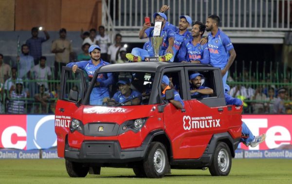 MS Dhoni Takes The Indian Team On A Celebratory Ride. Twitterati Gets Overwhelmed - RVCJ Media