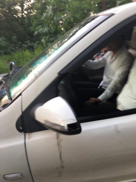 This Guy Tried To Find Who's The VIP Inside The Car With Red Beacon And Found Dogs - RVCJ Media