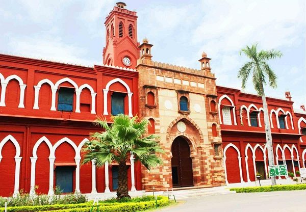 UGC Panel Recommends Removing Muslim From AMU & Hindu From BHU. Twitter Flooded With Reactions - RVCJ Media