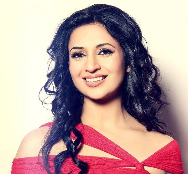 Divyanka Tripathi Lashes Out At Jet Airways For Flight Delays. Gets Apology - RVCJ Media