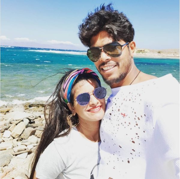 During IPL Match, Umesh Fell In Love With A Girl Sitting In Stadium. Read Their Cute Love Story - RVCJ Media