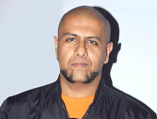 BB 11 Contestant Akash Dadlani Says He’s Vishal Dadlani’s Relative. Vishal Gave It Back To Him - RVCJ Media