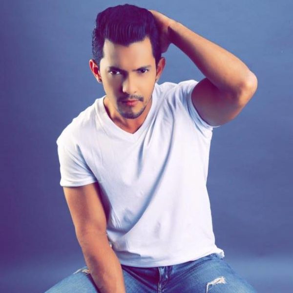 Aditya Narayan's College Mate Reveals That He Was Suspended For Misbehaving With Security Guard - RVCJ Media