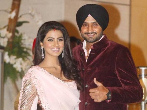 Harbhajan Singh Got Trolled For Celebrating Karva Chauth With Wife, Gives It Back To Hypocrisy - RVCJ Media