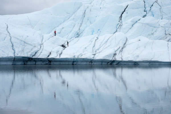 A Big Hole Appears In The Ice Of Antarctica. Even Scientists Are Puzzled - RVCJ Media