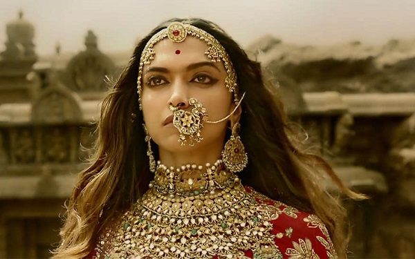 Bhansali Was Very Impressed With Deepika’s Performance In Jauhar Scene & Gave Her This Special Gift - RVCJ Media