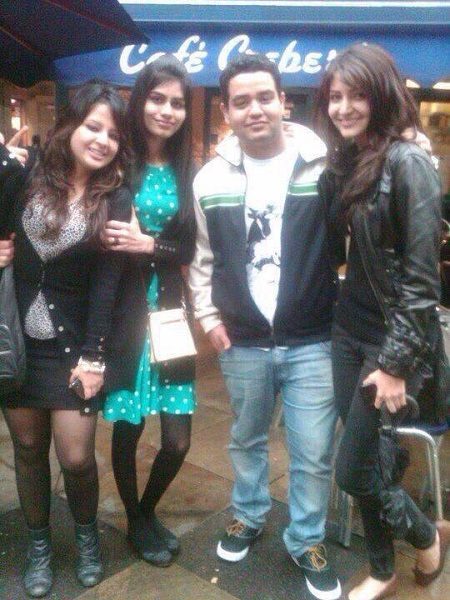 Dhoni’s Wife Sakshi & Anushka Sharma Are Childhood Friends? Here’s The Proof - RVCJ Media