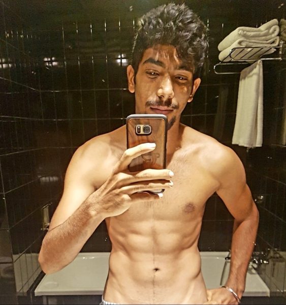 Jasprit Bumrah Flaunted His Abs. This Is How Twitter Reacted - RVCJ Media