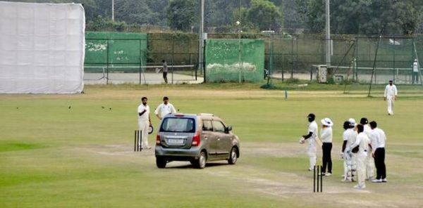 Drunk Man Parks Car In Middle Of The Pitch During Live Match. Leaves Gambhir, Ishant Scared - RVCJ Media