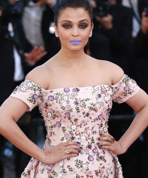 8 Times Bollywood Stars Looked Really Embarrassing At The Public Events - RVCJ Media