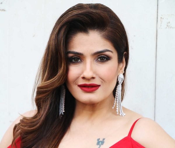 Raveena Tandon Tweeted On Mumbai Smog & Haters Tried To Troll Her. She Gave Them Kickass Reply - RVCJ Media