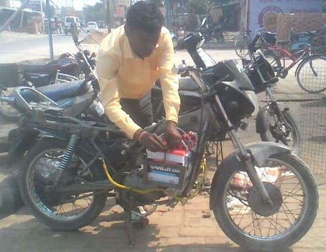 Kanpuriya Boy Develops A Super Battery Bike For Just 20k. Even IIT Loved It - RVCJ Media