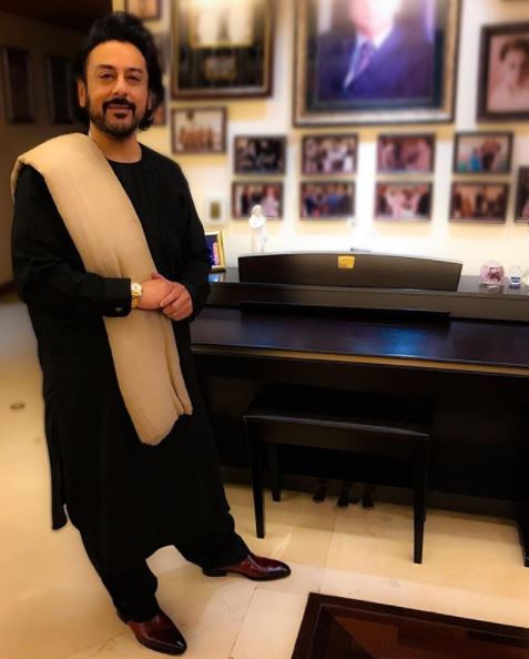 Adnan Sami Goes Through Reverse Transformation. After Losing 130 KG Weight He Is Fat Again - RVCJ Media