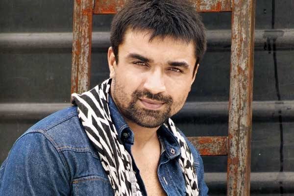 Bigg Boss Fame Ajaz Khan Offers 50 Lakhs To The Person Who Will Behead The Rapists Of Asifa - RVCJ Media