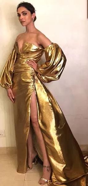 10 Times Bollywood Celebs Wore These Extremely Shiny Outfits That Our Eyes Started Paining - RVCJ Media