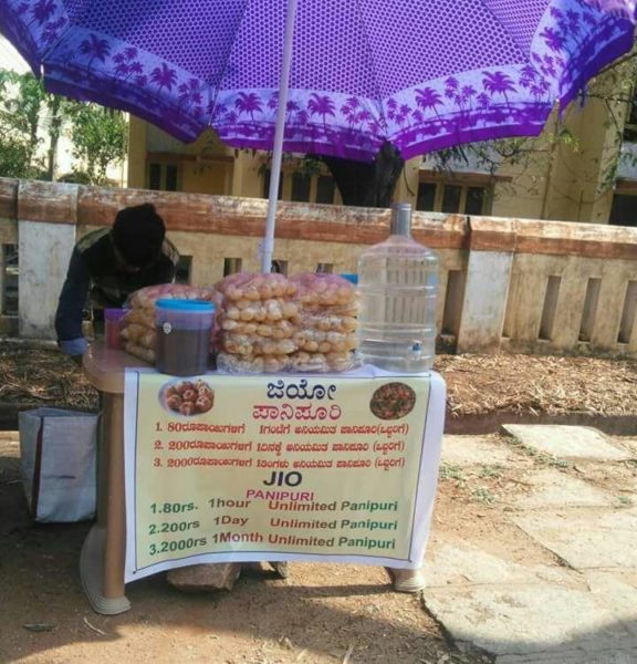 Jio Panipuri Wala Is Selling Unlimited Plans For His Customers. What A Superb Marketing Mind - RVCJ Media