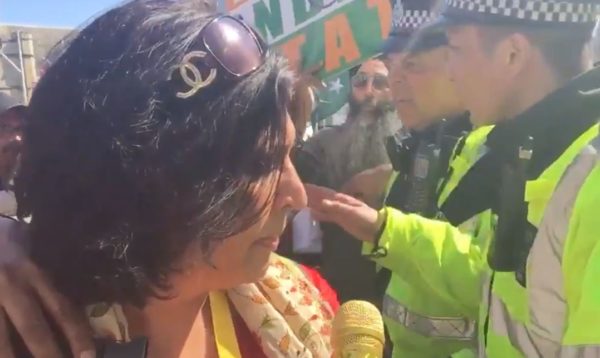 Indian Flag Torn Down By Mob And Misbehaved With Female Journalist During Modi's UK Visit - RVCJ Media