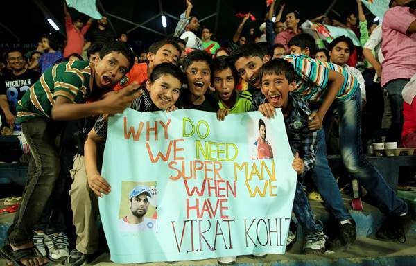 10 Highly Creative Posters That Were Spotted In The Hands Of Cricket Fans. You'll Love Them - RVCJ Media