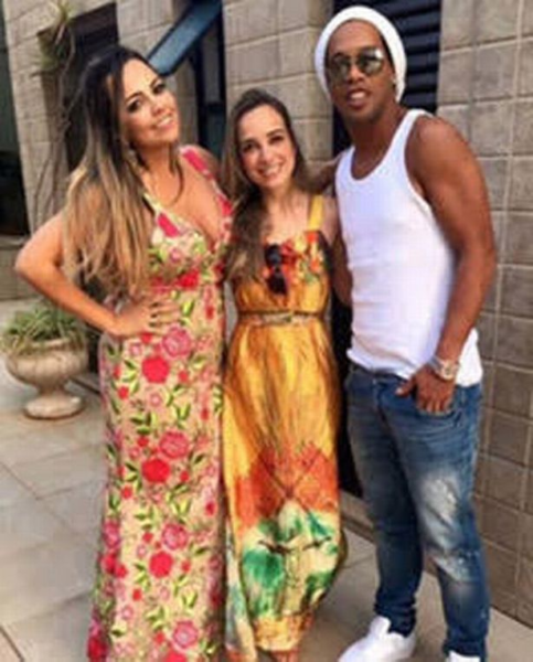 Brazilian Football Star Ronaldinho Is Marrying His 2 Girlfriends At The Same Time - RVCJ Media