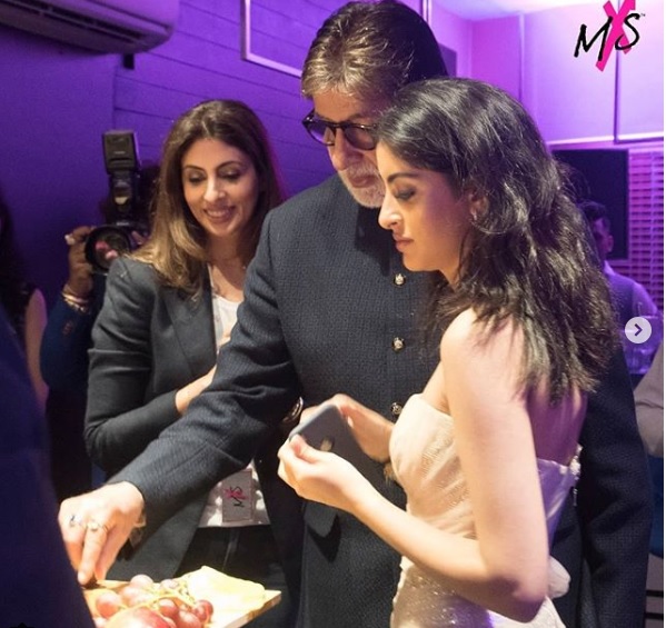 Big B’s Daughter Shweta Launched Her Own Fashion Line, Got Badly Trolled For Copying Design - RVCJ Media