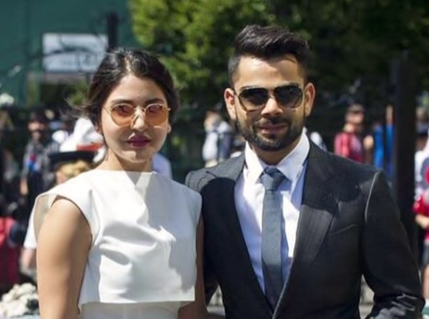 https://upload.wikimedia.org/wikipedia/commons/0/0b/Virat_Kohli_and_Anushka_Sharma_Wimbledon.jpg