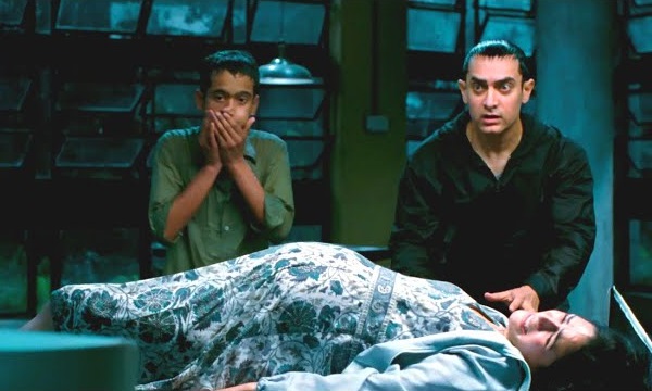 Mona Reveals Aamir Khan’s Words When She Felt Tired & Bored During Rehearsals Of 3 Idiots - RVCJ Media