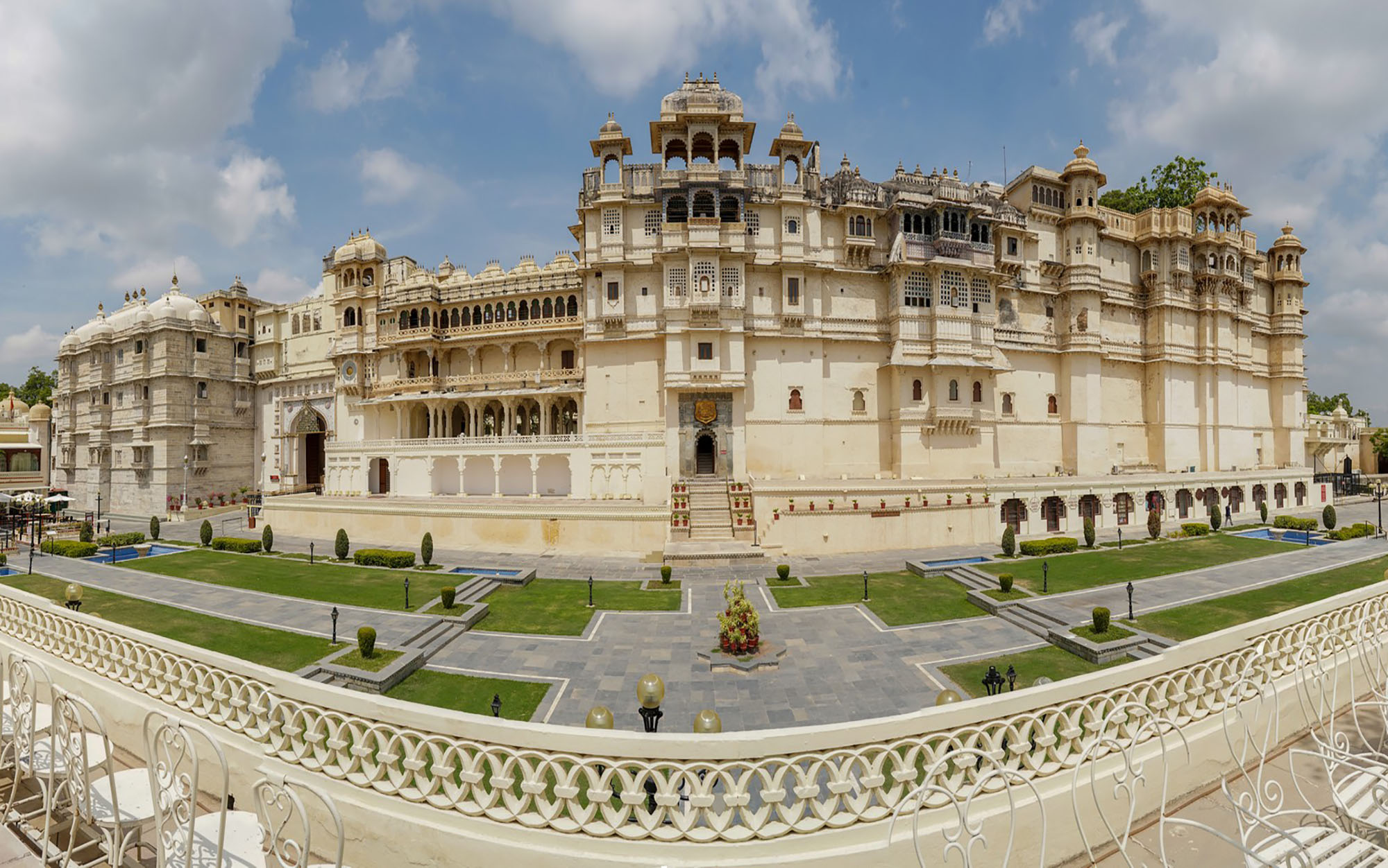 Top 10 Must-Visit Forts and Palaces in Rajasthan