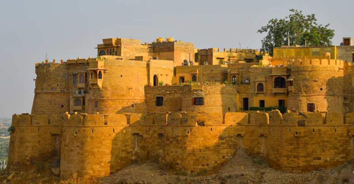 Top 10 Must-Visit Forts and Palaces in Rajasthan