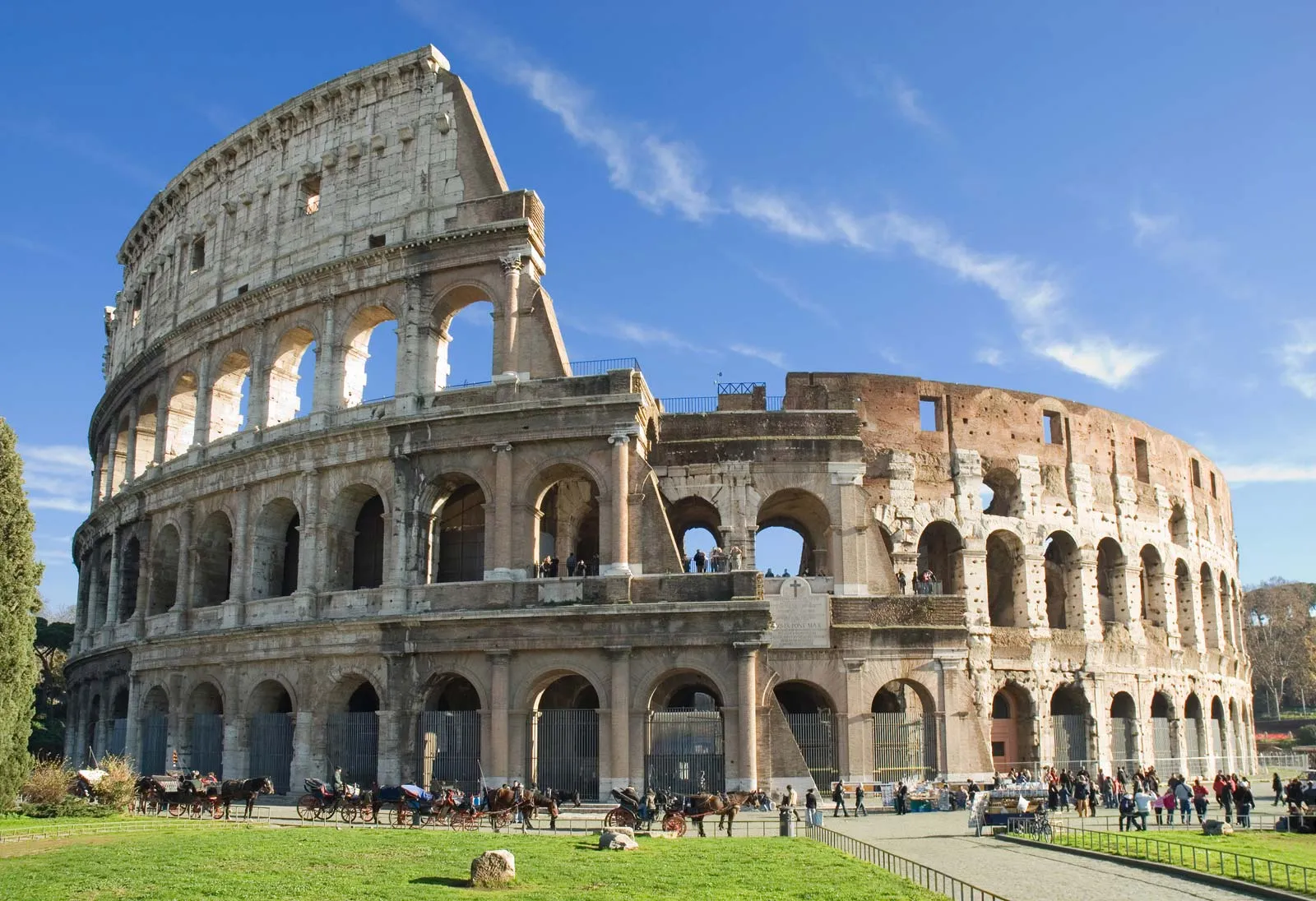 Top 10 Must-Visit Attractions in Italy: A Traveler's Guide