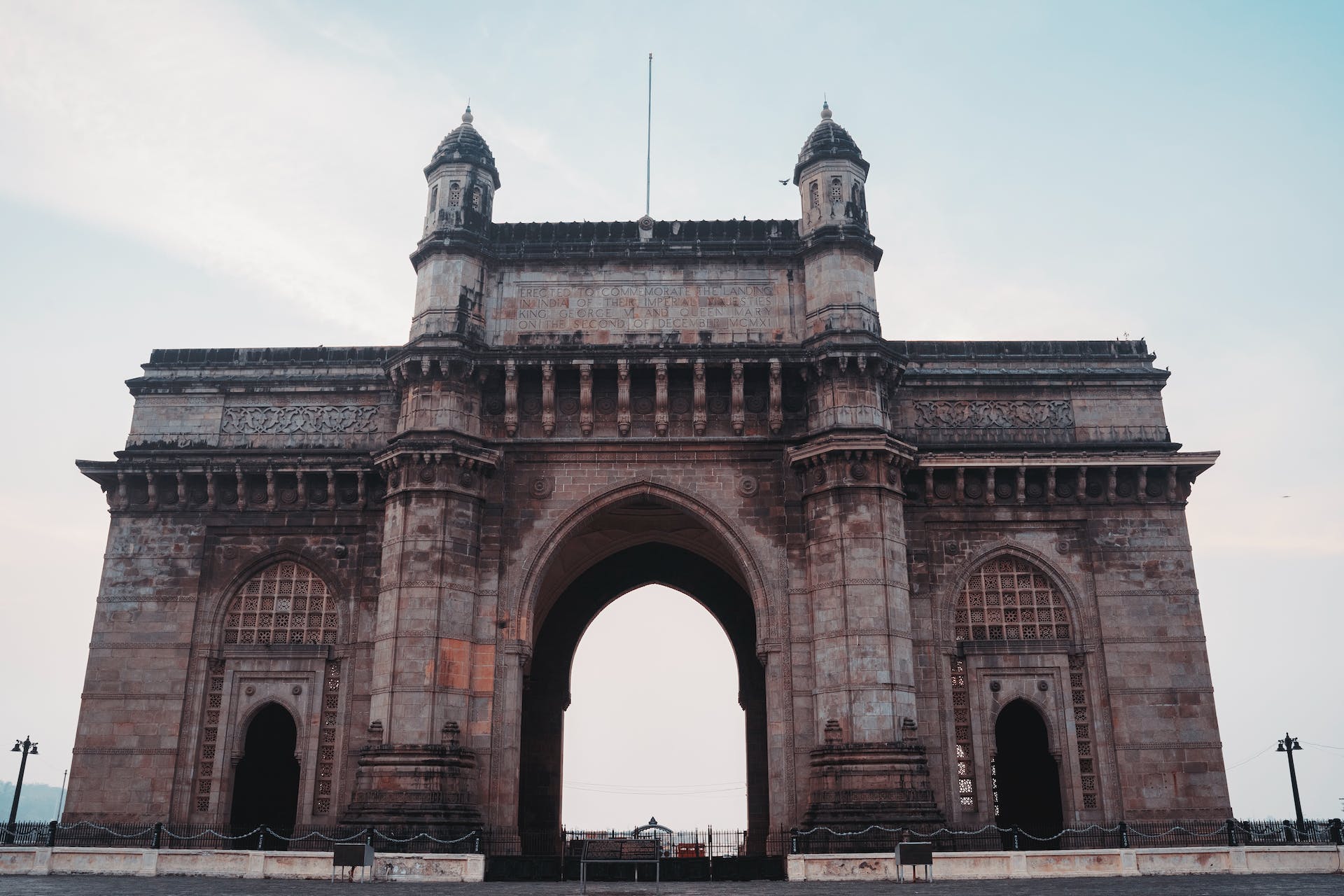 Top 10 Must-Visit Tourist Attractions in Mumbai