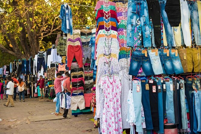 10 Best Fashion Street Shopping Places in Mumbai