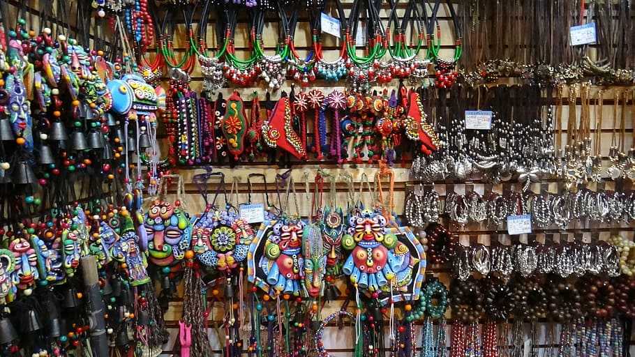 10 Best Fashion Street Shopping Places in Mumbai