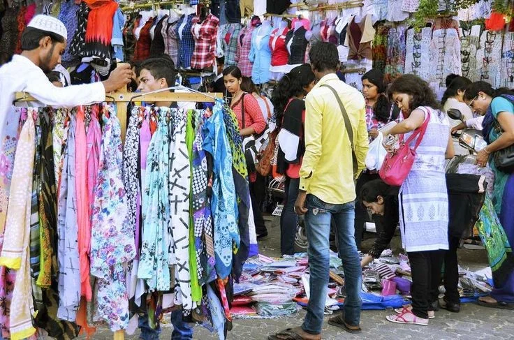 10 Best Fashion Street Shopping Places in Mumbai