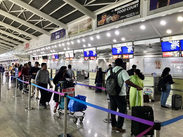 Man Can’t Digest Paying Rs 500 For Rajma Chawal & Coke At Airport, Calls It ‘Daylight Robbery’ - RVCJ Media