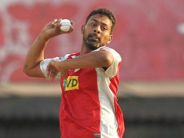 Praveen Kumar Makes Shocking Revelations About Ball Tampering, Says Pakistani Bowlers Did It More - RVCJ Media