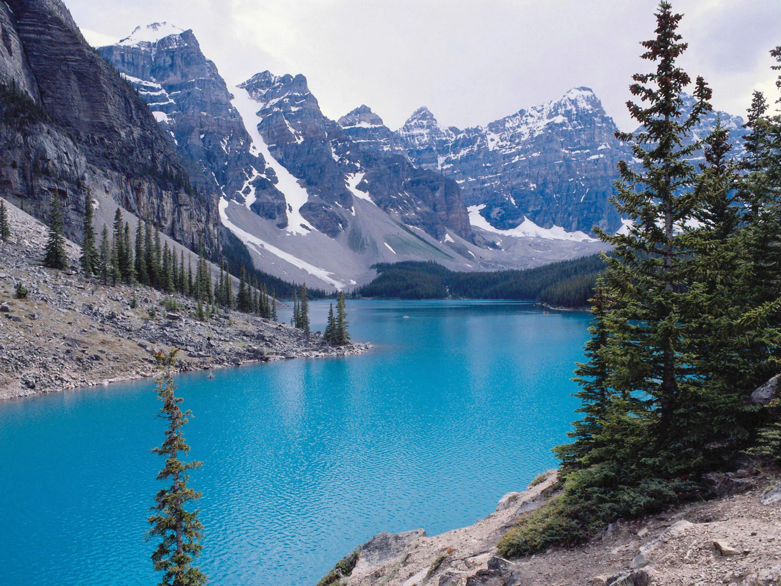 Photography Expeditions: Capturing the Essence of Banff National Park, Canada