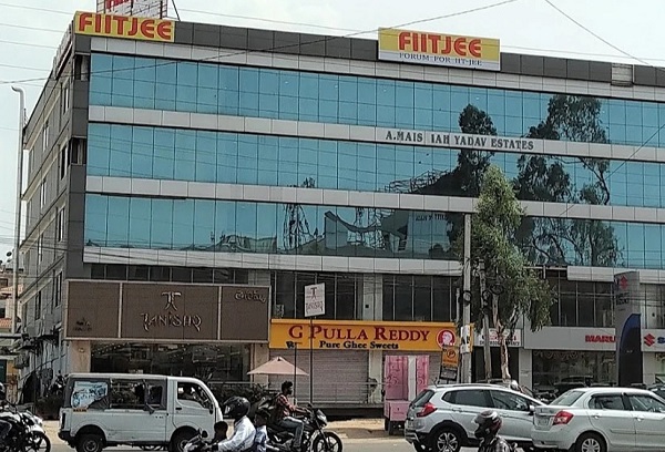 FIITJEE Mocked Ex-Student For Leaving It & Joining Another Institute, Faced Severe Backlash - RVCJ Media