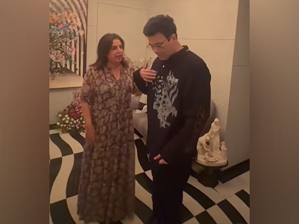 Karan Johar & Farah Khan Making Fun Of Each Other’s Dresses Is Too Funny To Miss - RVCJ Media