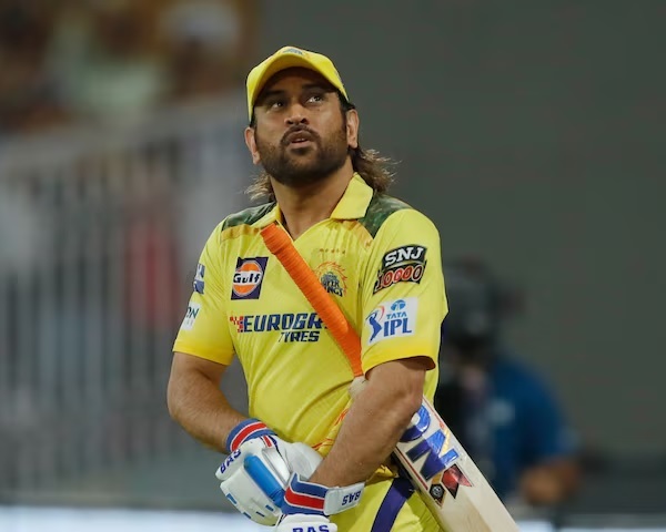 MS Dhoni Treats Fans With Stunning Cameo, Creates Record Of 5000 Runs As A Wicketkeeper In IPL - RVCJ Media