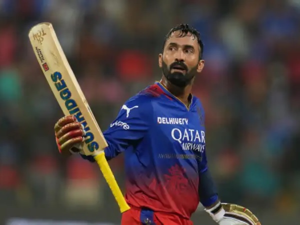 Dinesh Karthik Recalls His Bad Memory With Sachin Tendulkar When He Denied Legend A Century - RVCJ Media