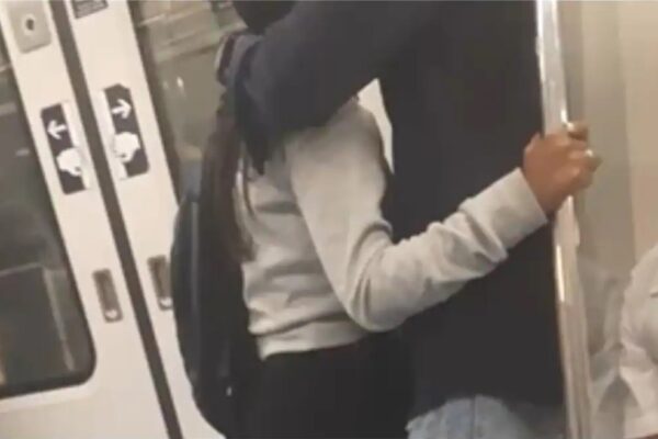 Couple Engages In PDA Inside Bengaluru Metro, Police Reacts After The Video Goes Viral - RVCJ Media