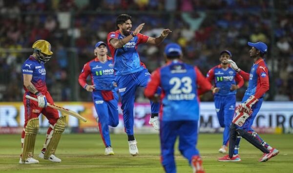 Virat Kohli & Ishant Sharma’s Hilarious Banter During RCBvsDC Has Left Us In Splits - RVCJ Media