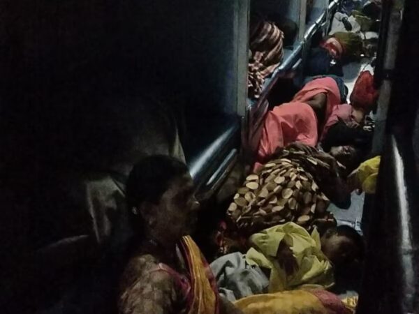 Railways Reacts To Video Of People Sleeping Outside Toilets On Overcrowded Chhattisgarh Express - RVCJ Media